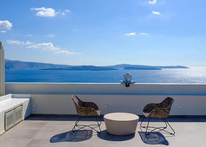 Oia Treasures Art Suites